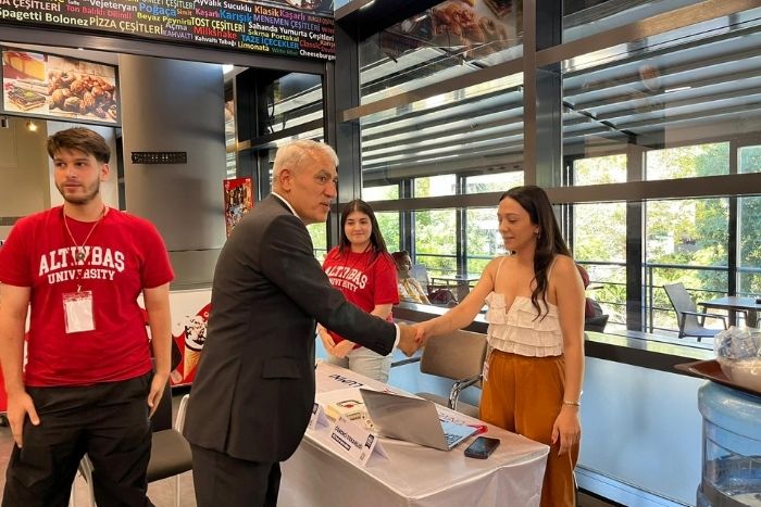 Mütevelli Heyetimizden tercih merkezlerine anlamlı ziyaret 