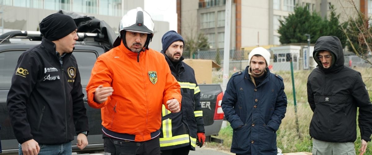 Altınbaş Üniversitesi’nde acil durum ekibi için yangın eğitimi ve tatbikat gerçekleştirildi 