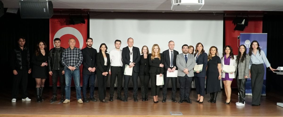 Altınbaş Üniversitesi Ekonomi Zirvesi
