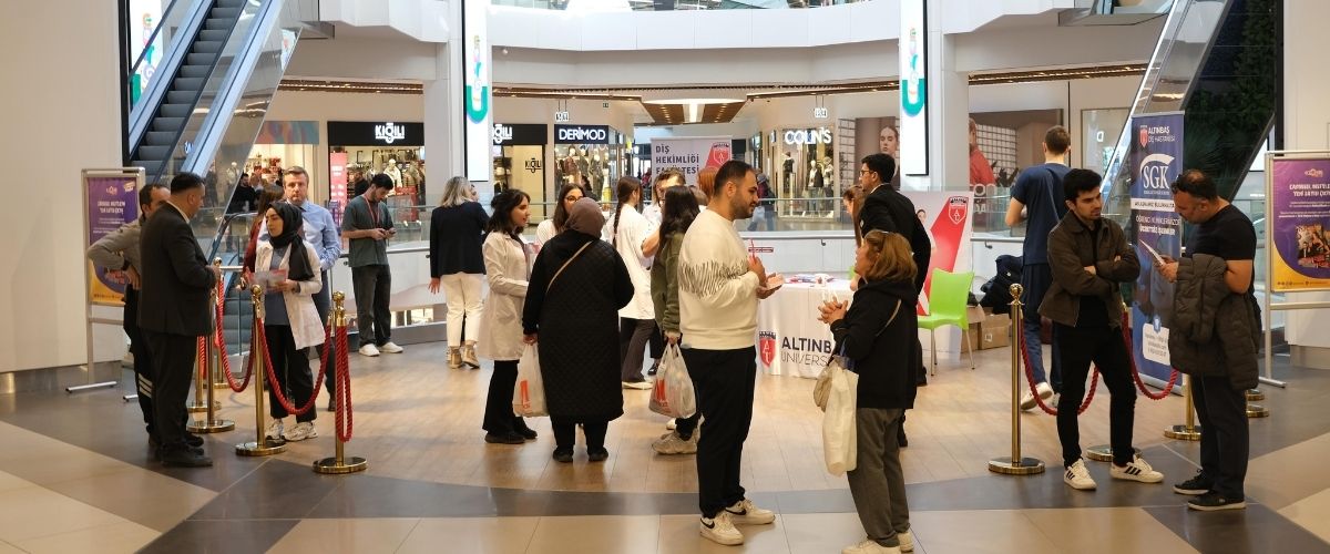 Diş Hekimliği Fakültemize Carousel’de yoğun ilgi 