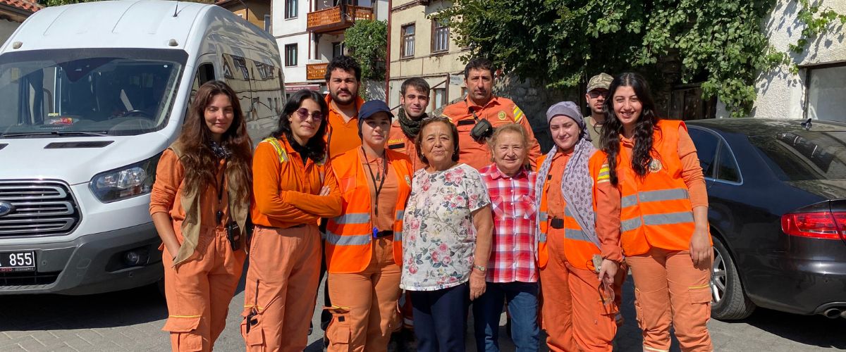 Altınbaş Üniversitesi'nden Yangınla Mücadelede Örnek Dayanışma 