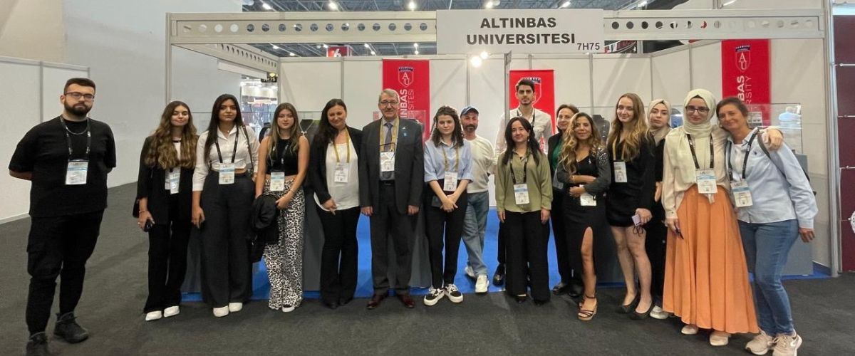 Altınbaşlı Students Exhibited Their Designs at IJS İstanbul Jewelry Show