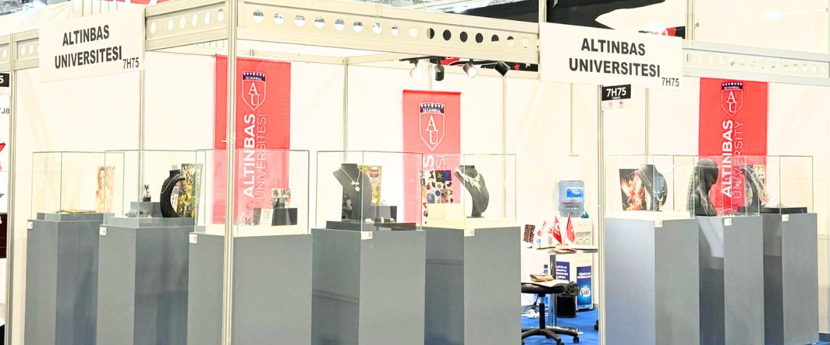 Altınbaşlı Students Exhibited Their Designs at IJS İstanbul Jewelry Show